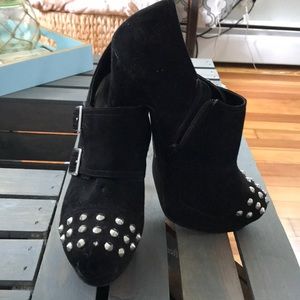Guess ankle boots